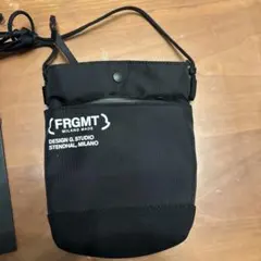 MONCLER FRGMT サコッシュ ブラックのサムネイル