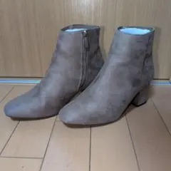テチチ グレー ベージュ スエード アンクルブーツ 中ヒール 23.5cm