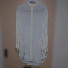 earth music&ecology クリーム色長袖シャツ