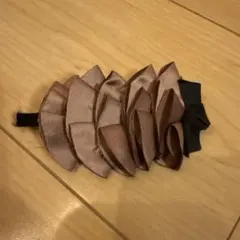 CLIP PARIS ブラウン フリルヘアクリップ