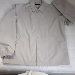 ユニクロ　ライトグレー ナイロンジャケット