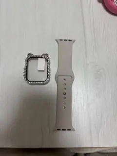Apple Watch用ベージュシリコンバンドとケース