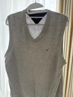 Tommy Hilfiger グレー Vネック ニットベスト