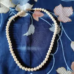クリーム色パールネックレス
