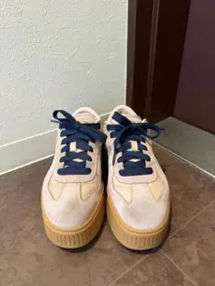 PUMA ピンク ネイビー スニーカー