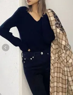 GYDA / リブVネックニット TOPSのサムネイル