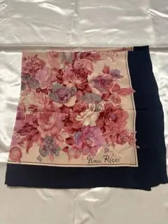 Nina Ricci スカーフ 花柄 風景画 ネイビーのサムネイル