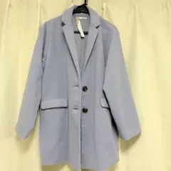 薄い青のボタン付きロングコート