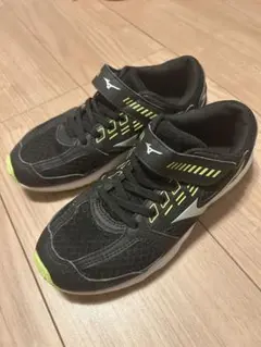 Mizuno キッズスニーカー ブラック/ライム