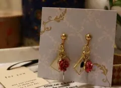 トランプモチーフのイヤリング