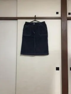 ひざ丈スカートのサムネイル