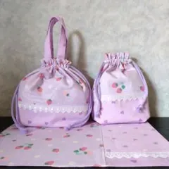 N⑬お弁当袋とコップ袋とランチョンマット　３点セット　いちご&ハート柄
