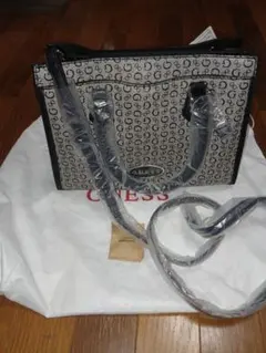 GUESS ロゴプリント ハンドバッグ
