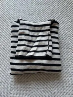 ボーダー　タートルネック