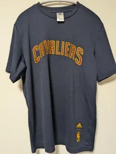 美品 アディダス NBA キャバリアーズ 吸汗速乾半袖 プラクティスTシャツ Lのサムネイル