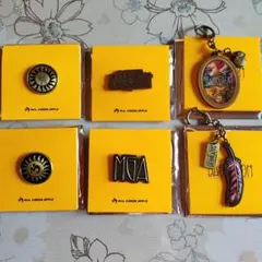 ★ミセス バベル ピンバッジ キーホルダー⑥点セットおまけ金テープ付き★