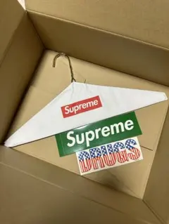 Supreme FW 24 Box Logo ステッカーとハンガー