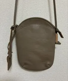 toleur(トーラ) カウレザーミニサコッシュ グレージュのサムネイル