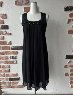 LAUTREAMONT BLACK ノースリーブワンピース 膝丈①