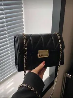 ブラック キルティング ショルダーバッグ ゴールドチェーン