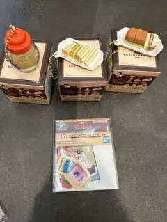 コメダ珈琲　一番くじ E賞ミニフィギュアチャーム 3個＋おまけつき