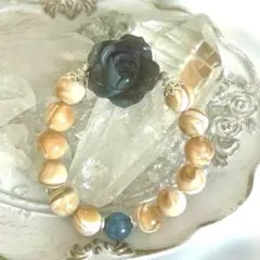 マザーオブパール　花トロレアイト　デビルアクアマリンのデザインブレス　１６センチ