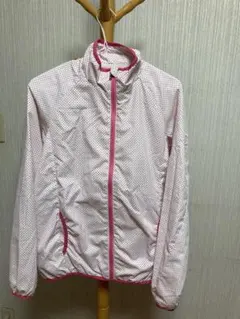 ピンクと白のドット柄ウィンドブレーカー