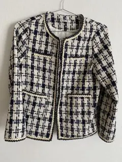 ネイビーとホワイトのチェックジャケット