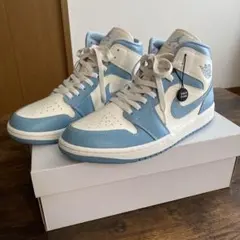 NIKE WMNS AIR JORDAN 1MID スニーカー