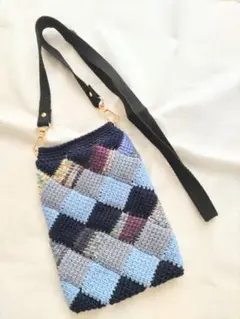ハンドメイド 編み物 かぎ針編み パッチワーク風模様のスマホショルダーポーチ