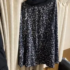 フレアスカート 黒と白の斑点模様ロングスカート裏地付き