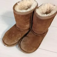 UGG クラシックショートブーツのサムネイル