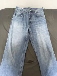 ライトブルー ストレートジーンズ