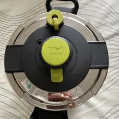 T-fal Clipso 圧力鍋　新品未使用箱無しのサムネイル