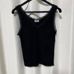 黒いリブ編みタンクトップ Vネック レース付き