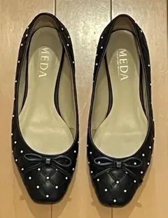 MEDA ビーズ装飾付き パンプス