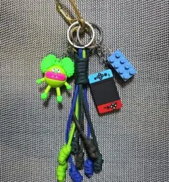 ハンドメイド　バックチャーム　じゃらじゃらキーホルダー　パラコード　キャラクター