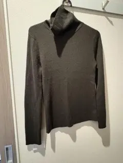 GUタートルネック　カーキ