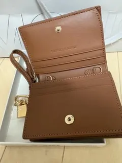 CHARLES & KEITH 二つ折り財布 ブラウン