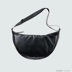 UNIQLO:C レザータッチラウンドショルダーバッグ　ブラック