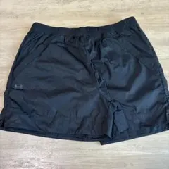 Under Armour 黒 ショートパンツ