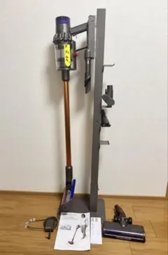 Dyson Cyclone V10 Fluffy本体 スタンド付き - メルカリ