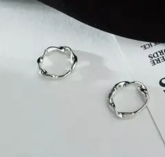 【大人気】シルバーツイストフープピアス　ペア　シルバー925