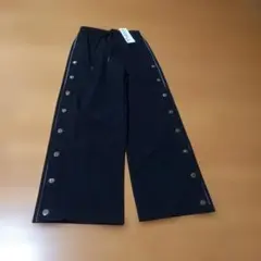 新品タグつき　FRIFUL 黒 ワイドパンツ サイドボタン付き