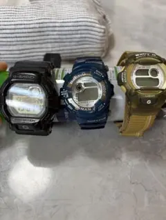 Gショック【未使用品】3本セット 赤•青•白サッカー - メルカリ