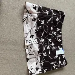 花柄エプロン 茶色と白