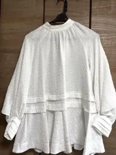 SNIDEL フリル付きホワイト長袖ブラウス