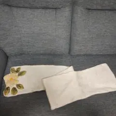値下げ！ハンドメイド　フェルト刺繍つきマフラー　編み物