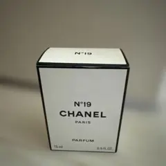 シャネル　CHANEL N°19 PARFUM