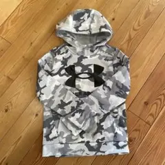 Under Armour 迷彩柄パーカー YSM